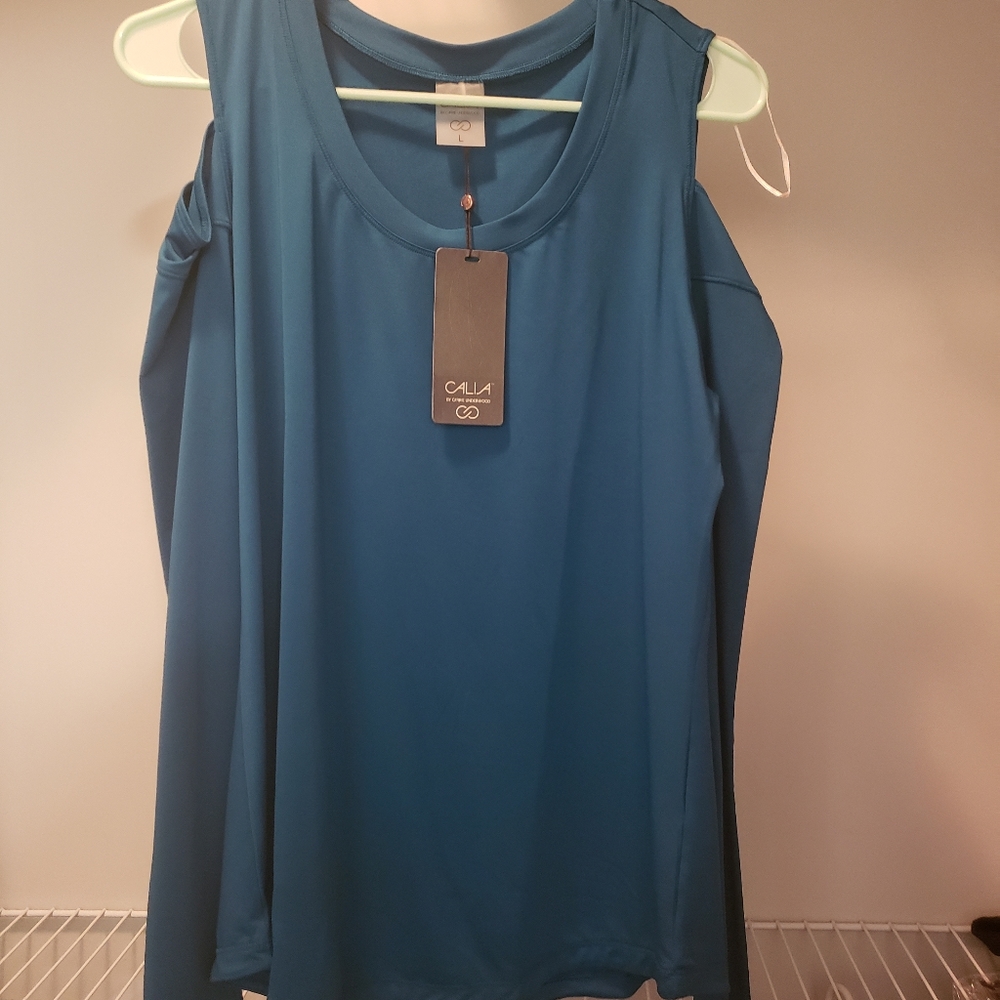 Peek a boo Shoulder Athleisure LS Top